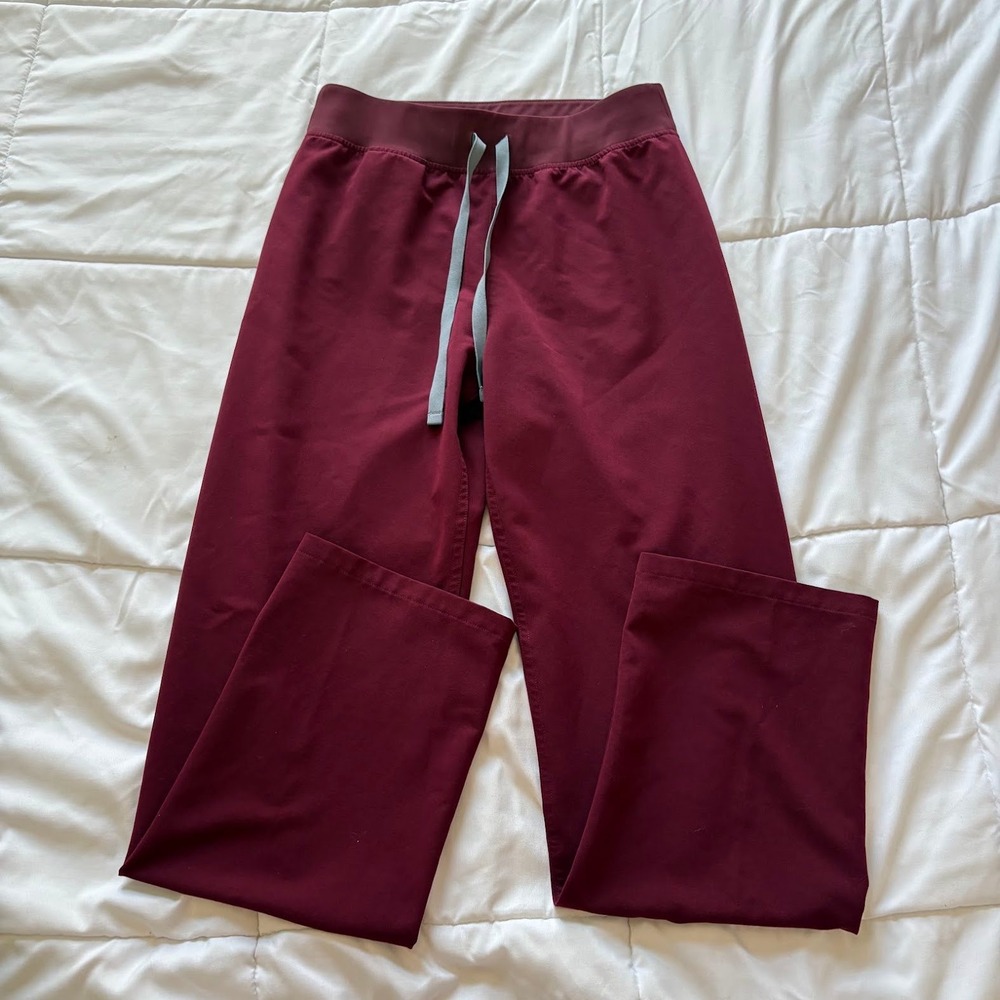 FIGS Livingston Scrub Pants Burgundy Maroon Yoga Waistband Straight Leg Medium